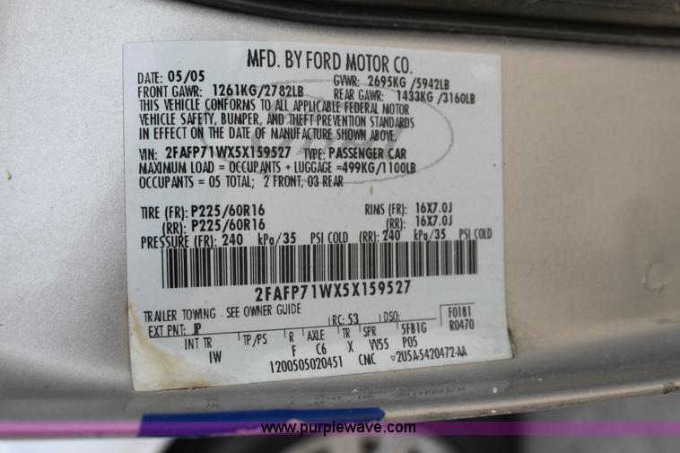 image for item H7460 2005 Ford Crown Victoria Police Interceptor