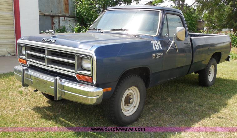 image for item H9996 1986 Dodge W250 pickup truck