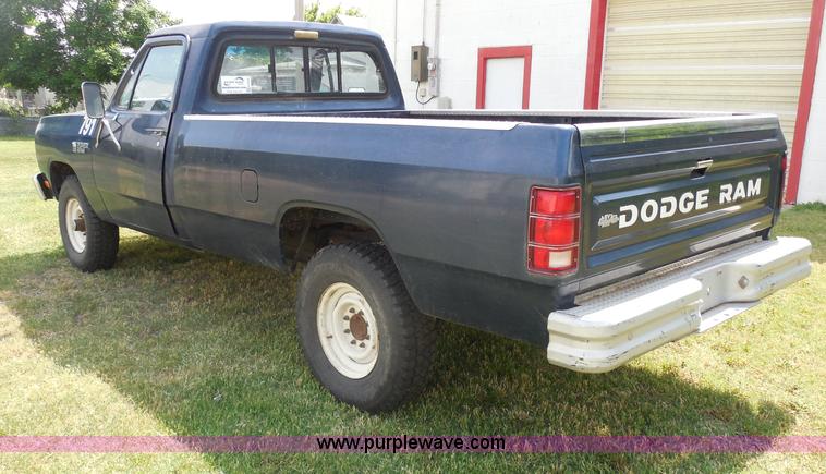image for item H9996 1986 Dodge W250 pickup truck