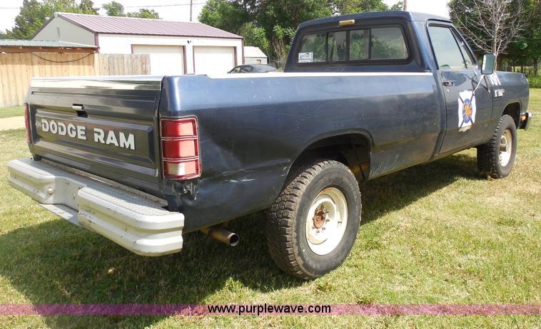 image for item H9996 1986 Dodge W250 pickup truck