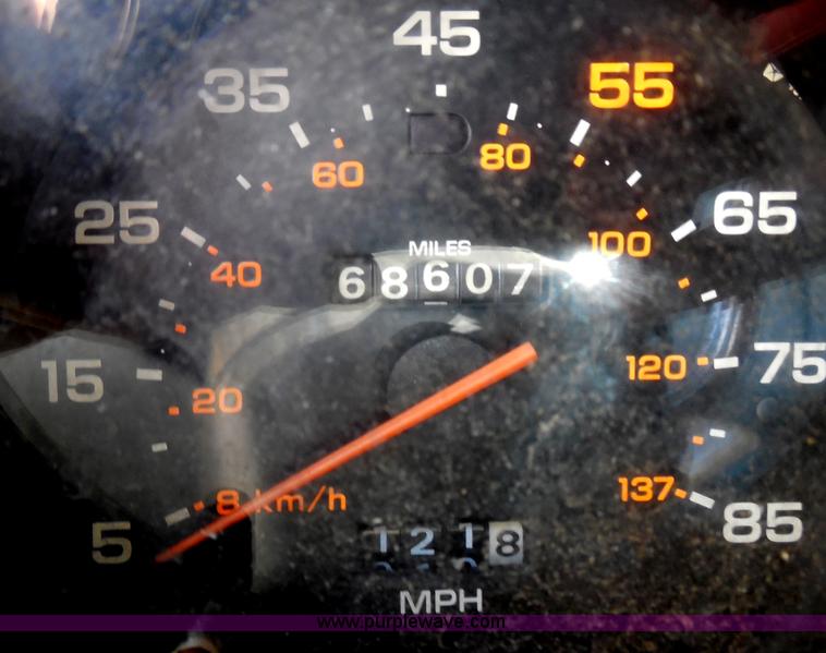 image for item H9996 1986 Dodge W250 pickup truck