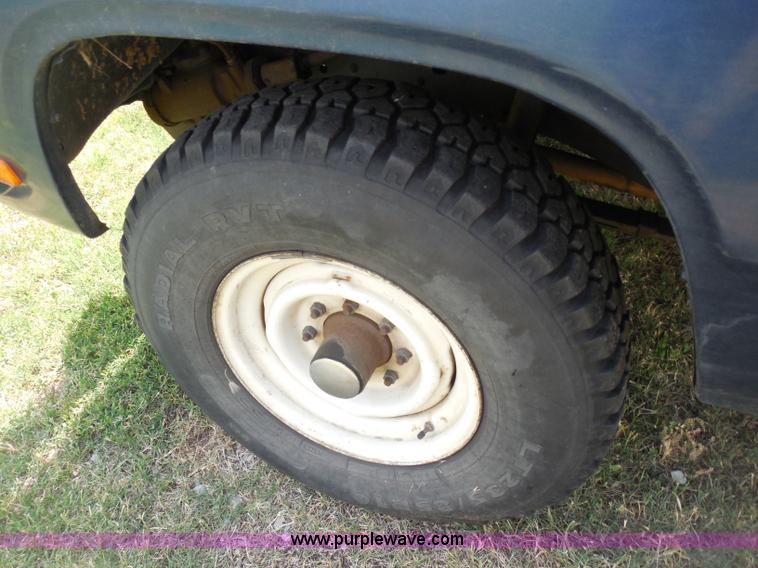image for item H9996 1986 Dodge W250 pickup truck