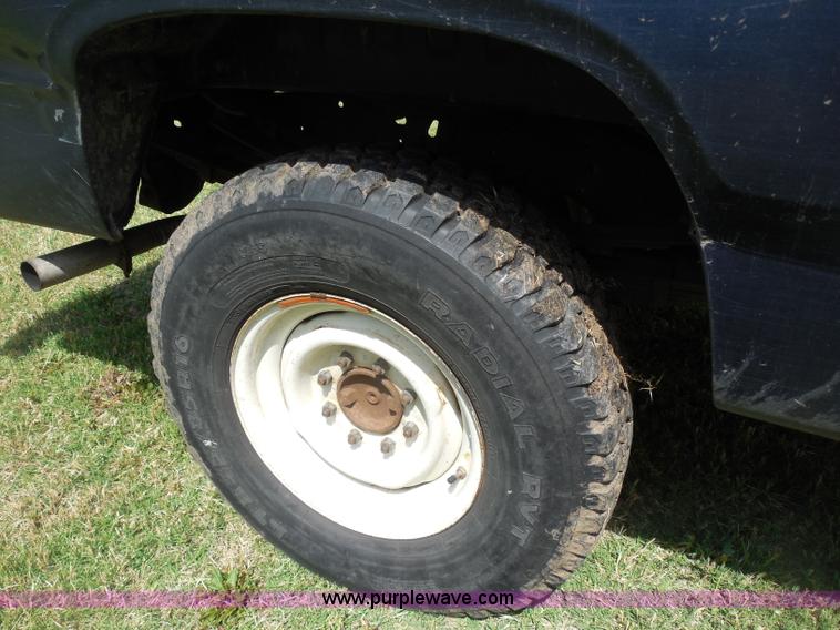 image for item H9996 1986 Dodge W250 pickup truck