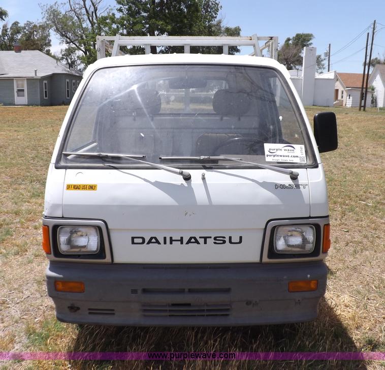 image for item I7741 1992 Daihatsu HiJet utility vehicle