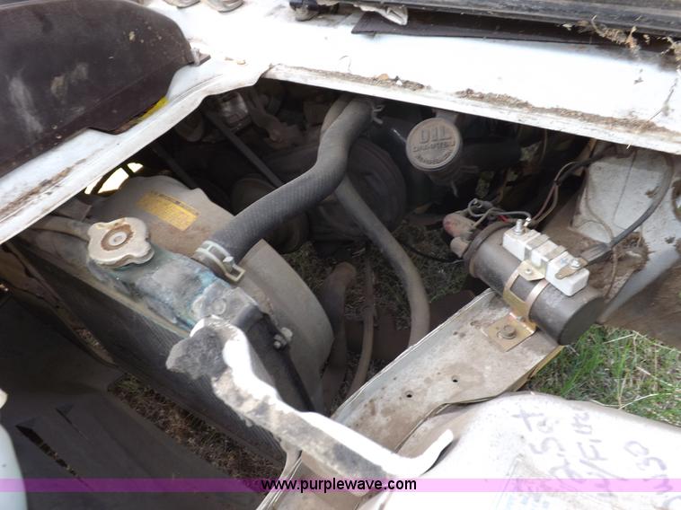 image for item I7741 1992 Daihatsu HiJet utility vehicle