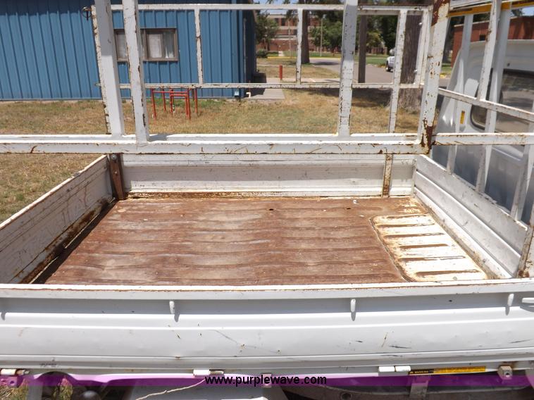 image for item I7741 1992 Daihatsu HiJet utility vehicle