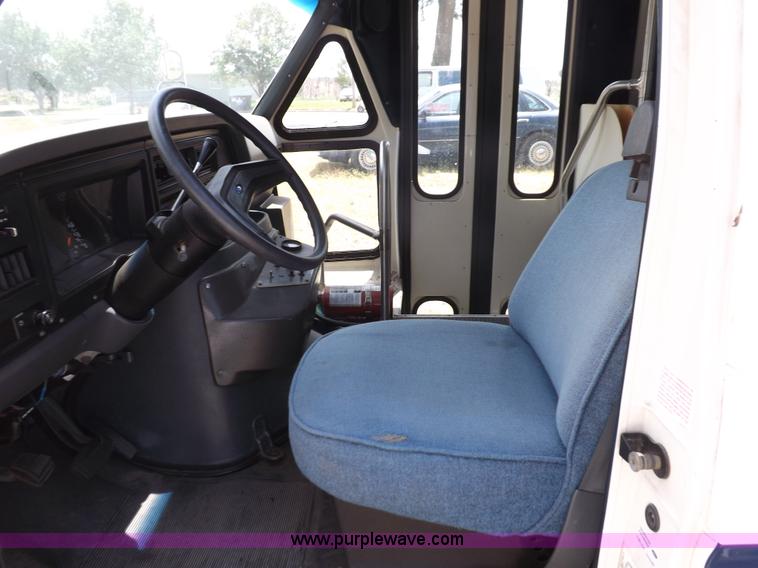 image for item I7742 1990 Ford Econoline E350 bus