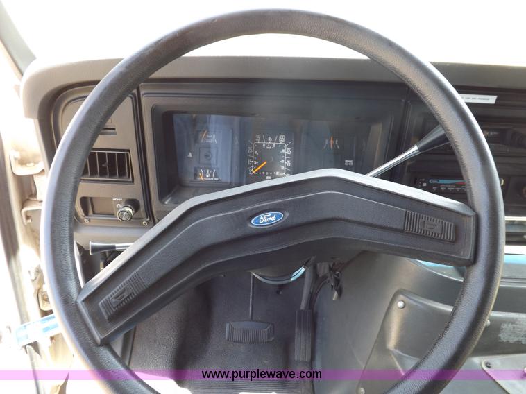image for item I7742 1990 Ford Econoline E350 bus