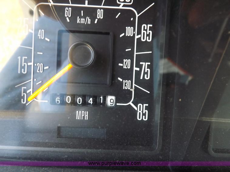 image for item I7742 1990 Ford Econoline E350 bus