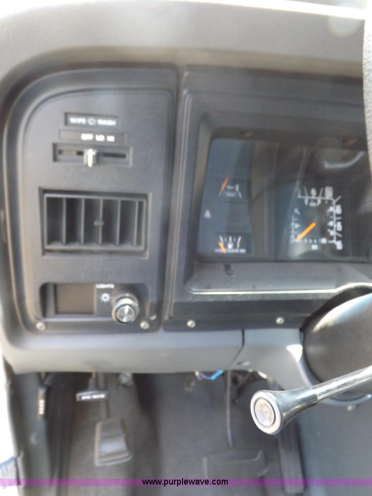 image for item I7742 1990 Ford Econoline E350 bus