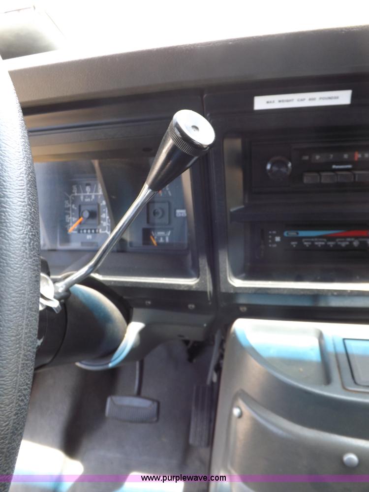 image for item I7742 1990 Ford Econoline E350 bus