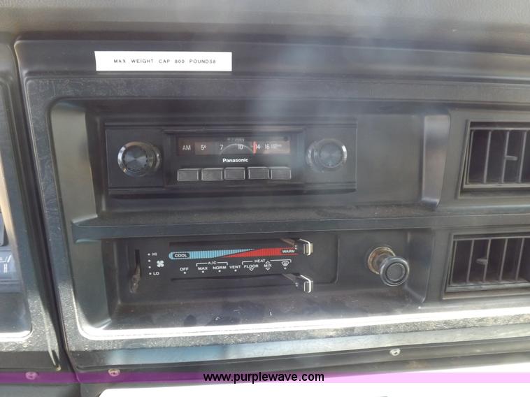 image for item I7742 1990 Ford Econoline E350 bus