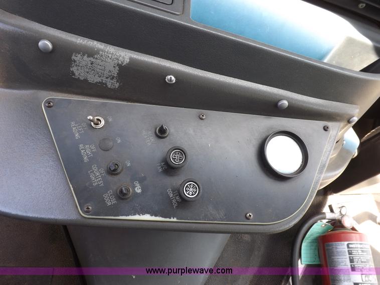 image for item I7742 1990 Ford Econoline E350 bus