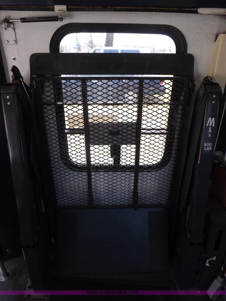 image for item I7742 1990 Ford Econoline E350 bus