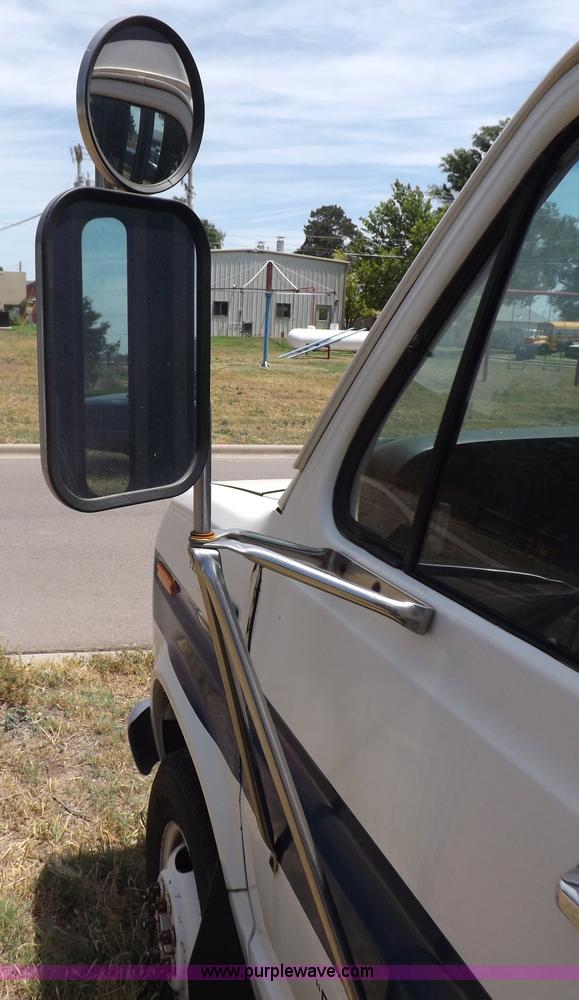 image for item I7742 1990 Ford Econoline E350 bus