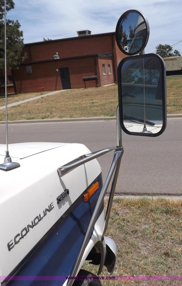 image for item I7742 1990 Ford Econoline E350 bus