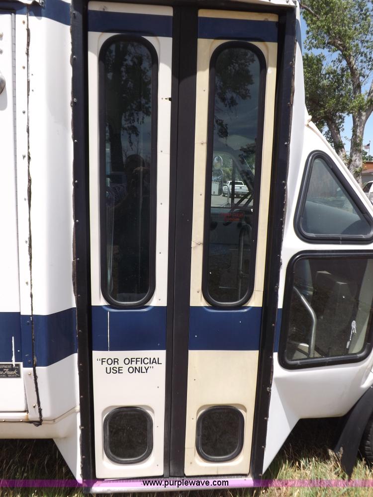 image for item I7742 1990 Ford Econoline E350 bus