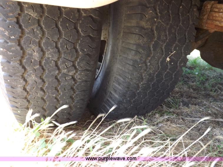 image for item I7742 1990 Ford Econoline E350 bus