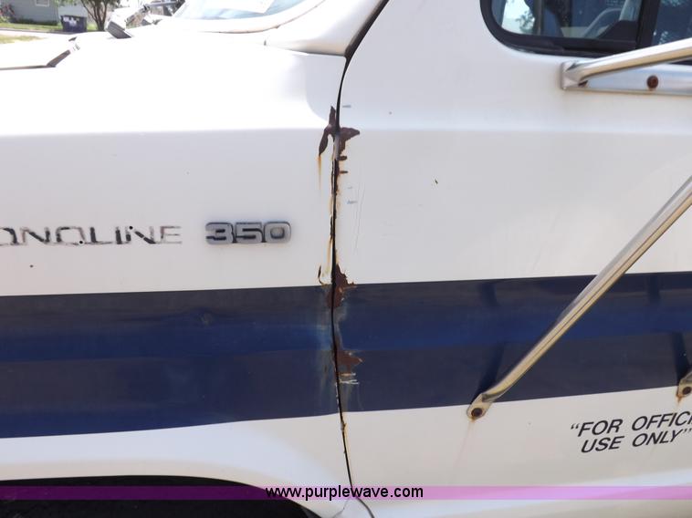 image for item I7742 1990 Ford Econoline E350 bus