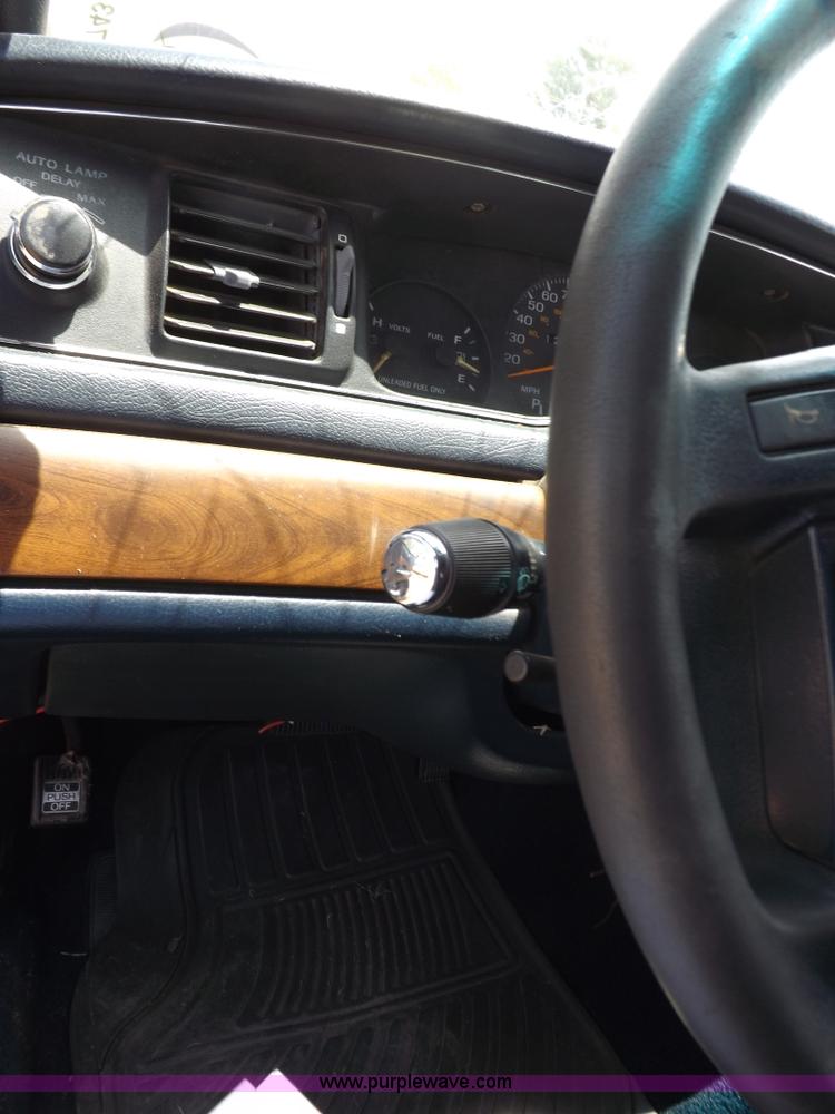 image for item I7743 1993 Ford Crown Victoria Police Interceptor