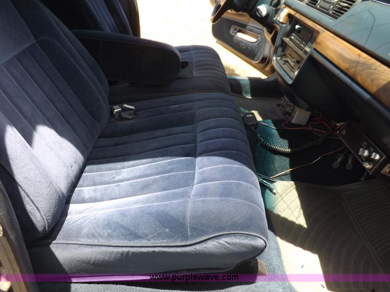 image for item I7743 1993 Ford Crown Victoria Police Interceptor