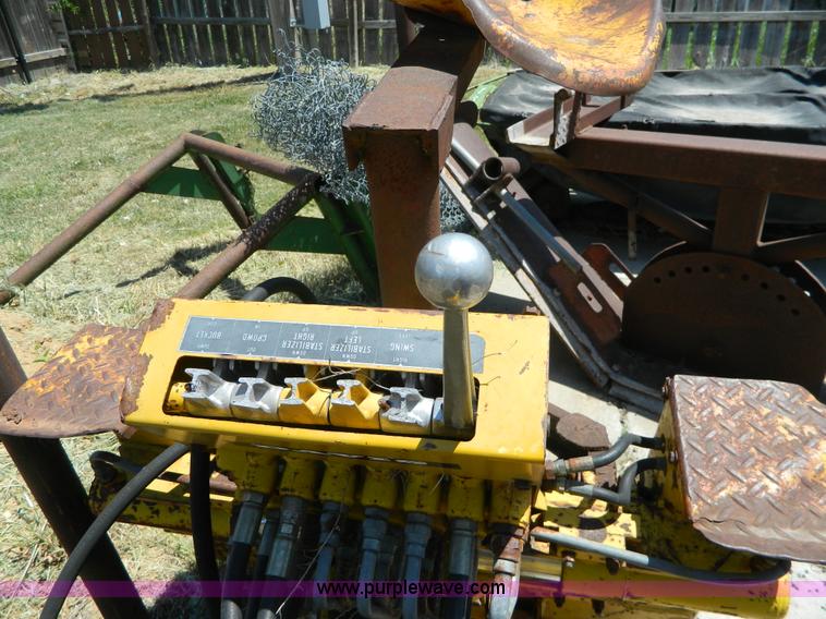 image for item W9007 Davis D100A backhoe attachment