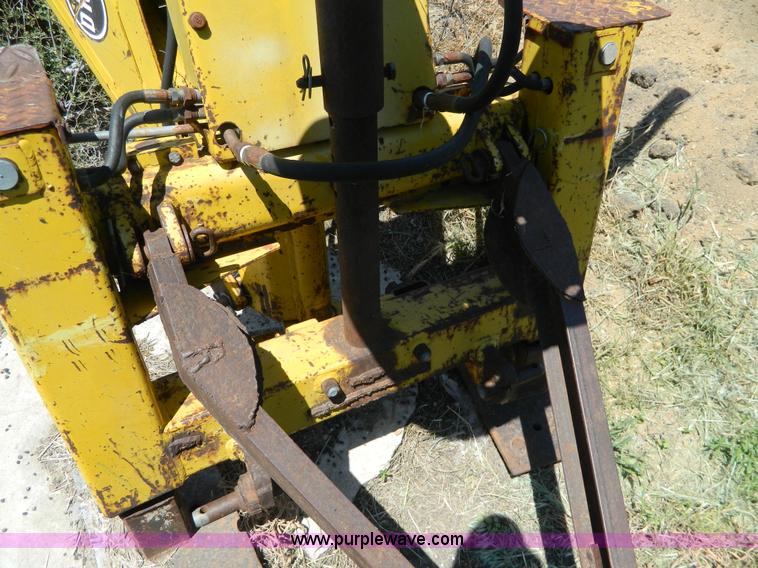 image for item W9007 Davis D100A backhoe attachment