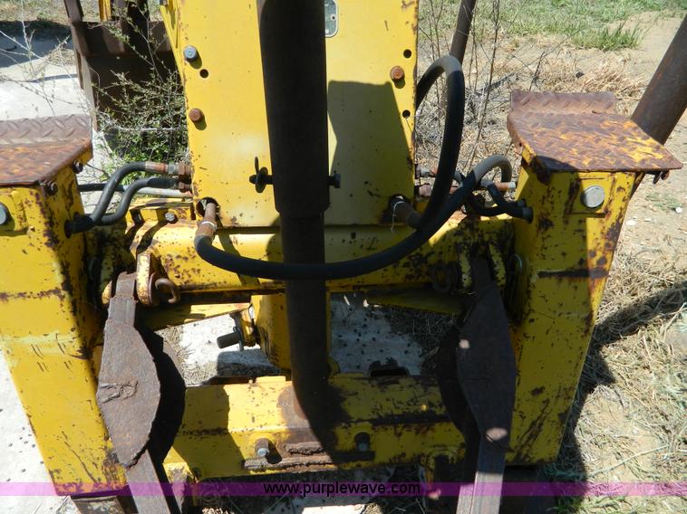 image for item W9007 Davis D100A backhoe attachment