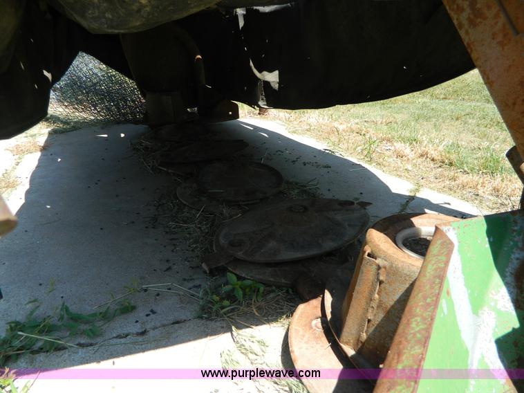 image for item W9008 John Deere 260 disc mower