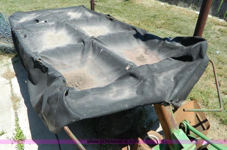 image for item W9008 John Deere 260 disc mower