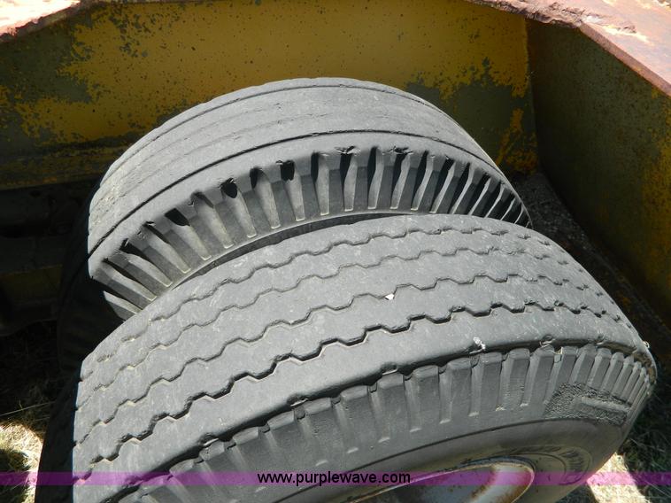 image for item Y9264 1975 Load King low boy trailer