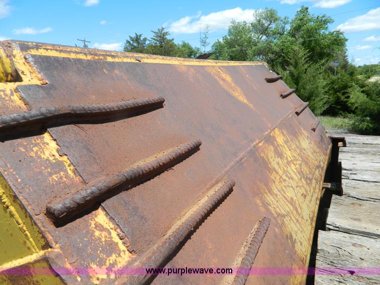 image for item Y9264 1975 Load King low boy trailer