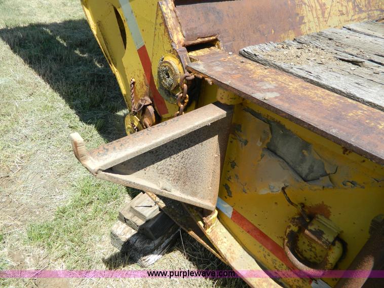 image for item Y9264 1975 Load King low boy trailer