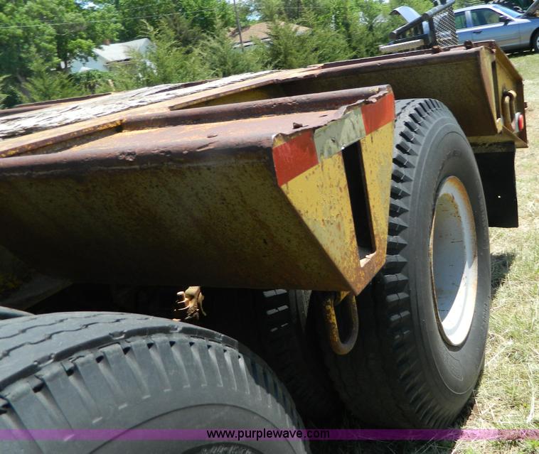 image for item Y9264 1975 Load King low boy trailer