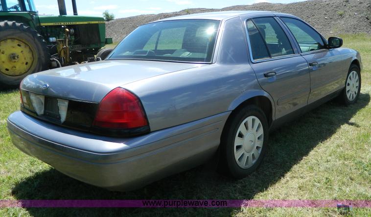 image for item Y9266 2006 Ford Crown Victoria Police Interceptor