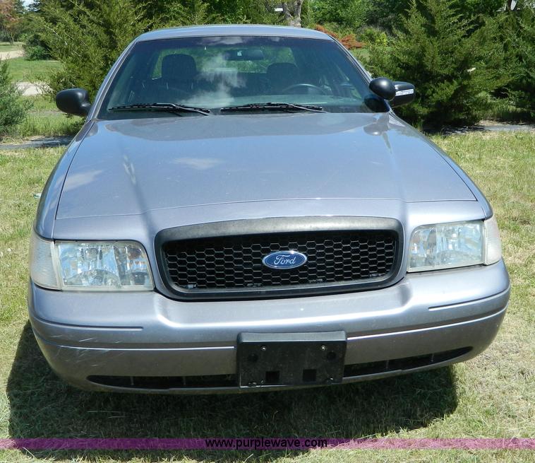 image for item Y9266 2006 Ford Crown Victoria Police Interceptor