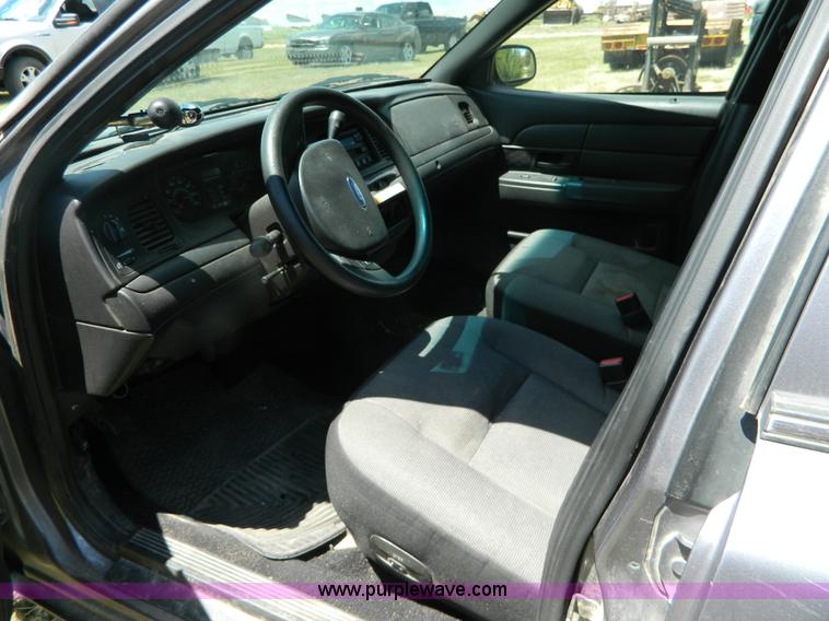 image for item Y9266 2006 Ford Crown Victoria Police Interceptor
