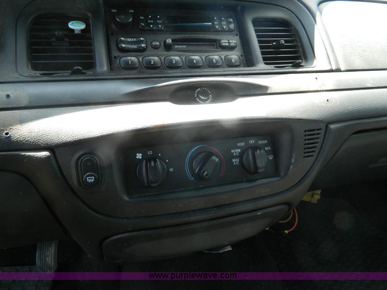 image for item Y9266 2006 Ford Crown Victoria Police Interceptor