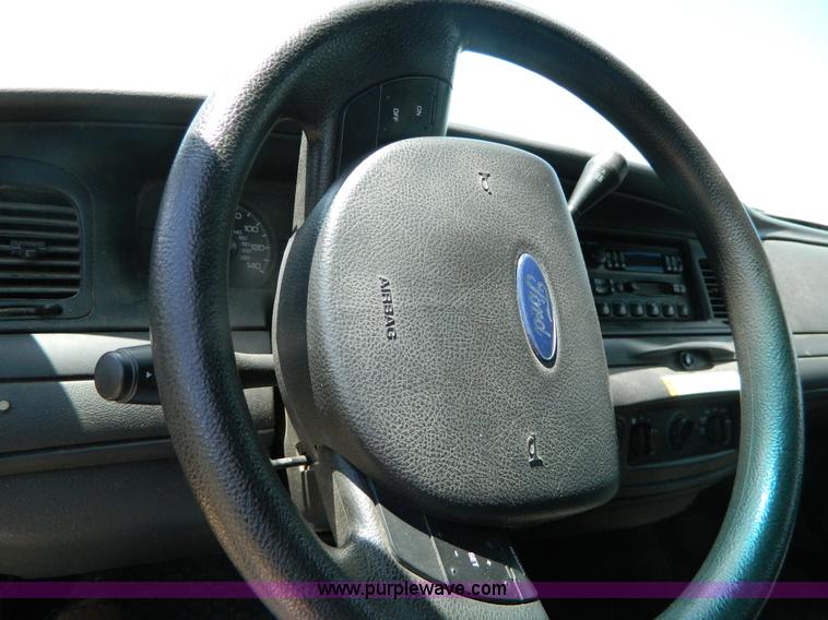 image for item Y9266 2006 Ford Crown Victoria Police Interceptor