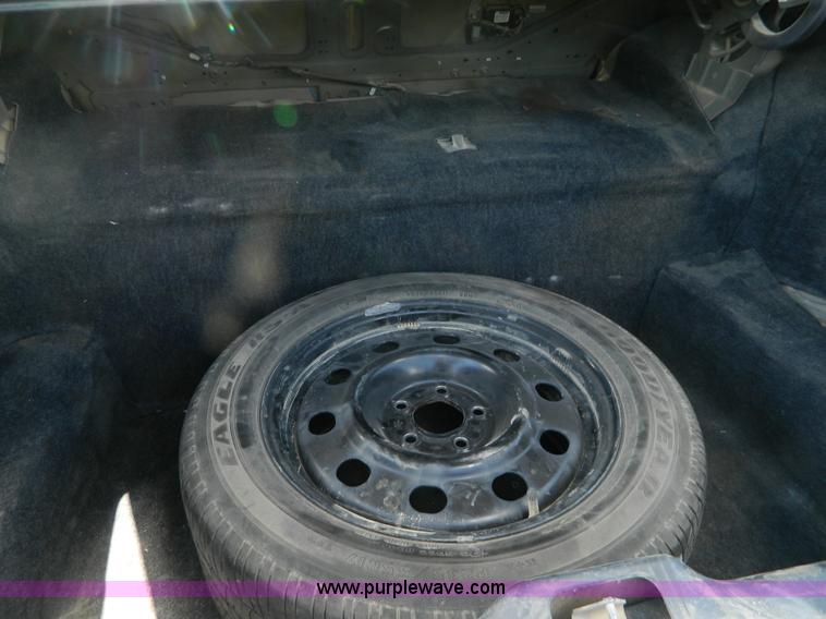 image for item Y9266 2006 Ford Crown Victoria Police Interceptor