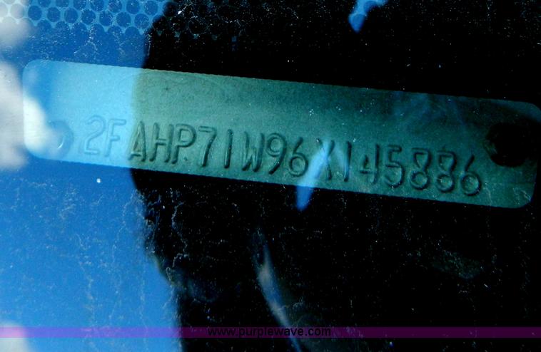 image for item Y9266 2006 Ford Crown Victoria Police Interceptor