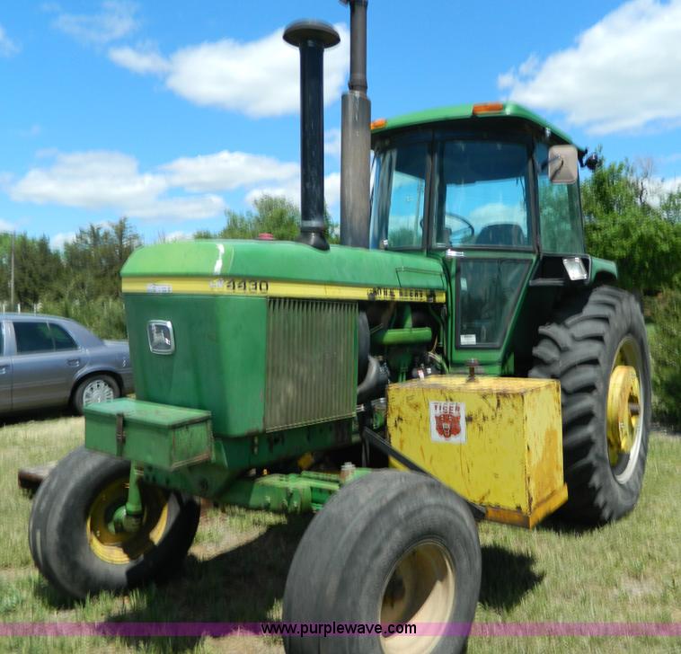 image for item Y9268 1976 John Deere 4430 tractor