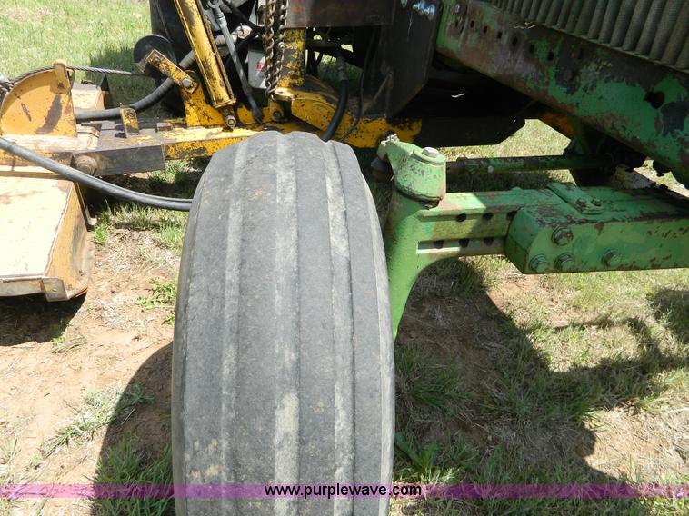 image for item Y9268 1976 John Deere 4430 tractor