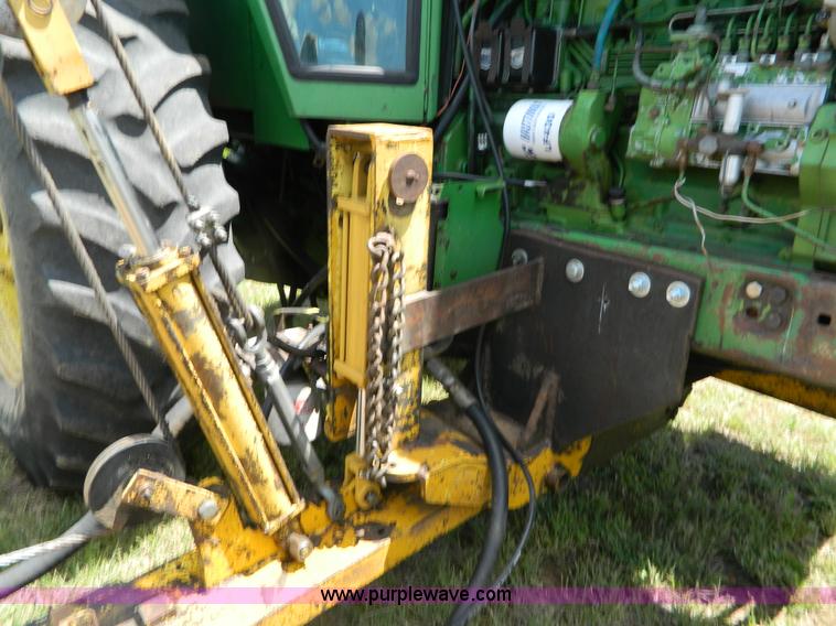 image for item Y9268 1976 John Deere 4430 tractor