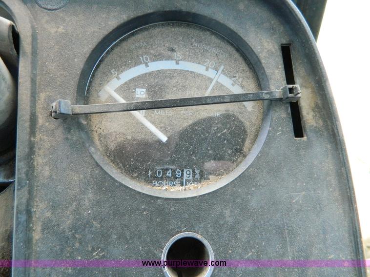 image for item Y9268 1976 John Deere 4430 tractor