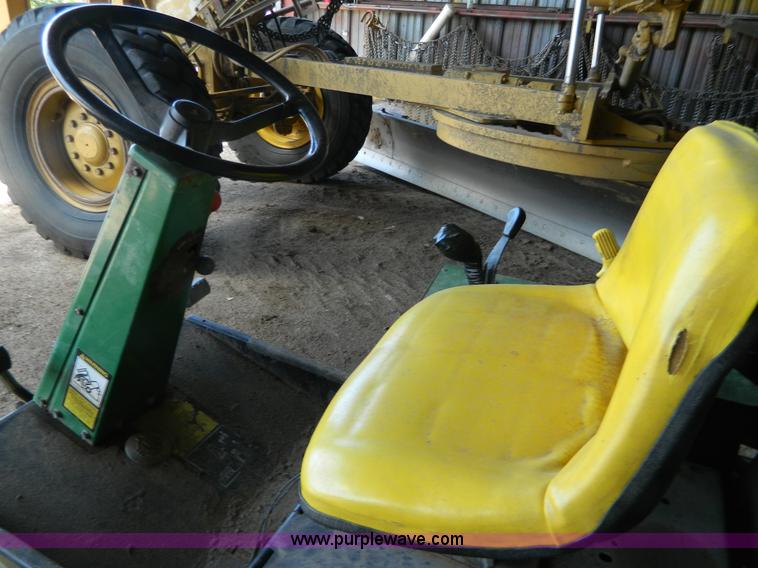 image for item Y9273 John Deere F910 mower