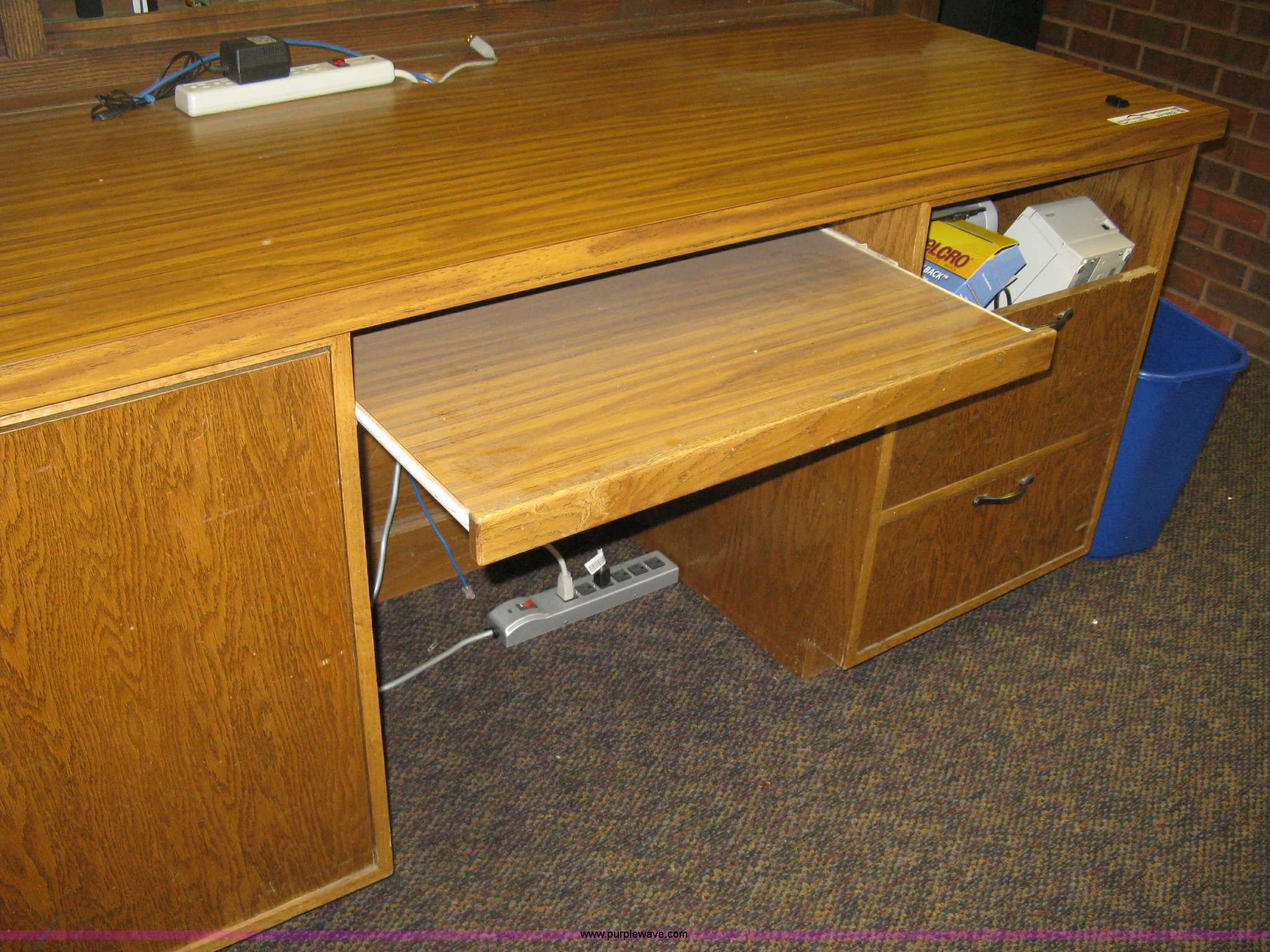 Assorted office furniture in Wichita, KS Item AH9002 sold Purple Wave