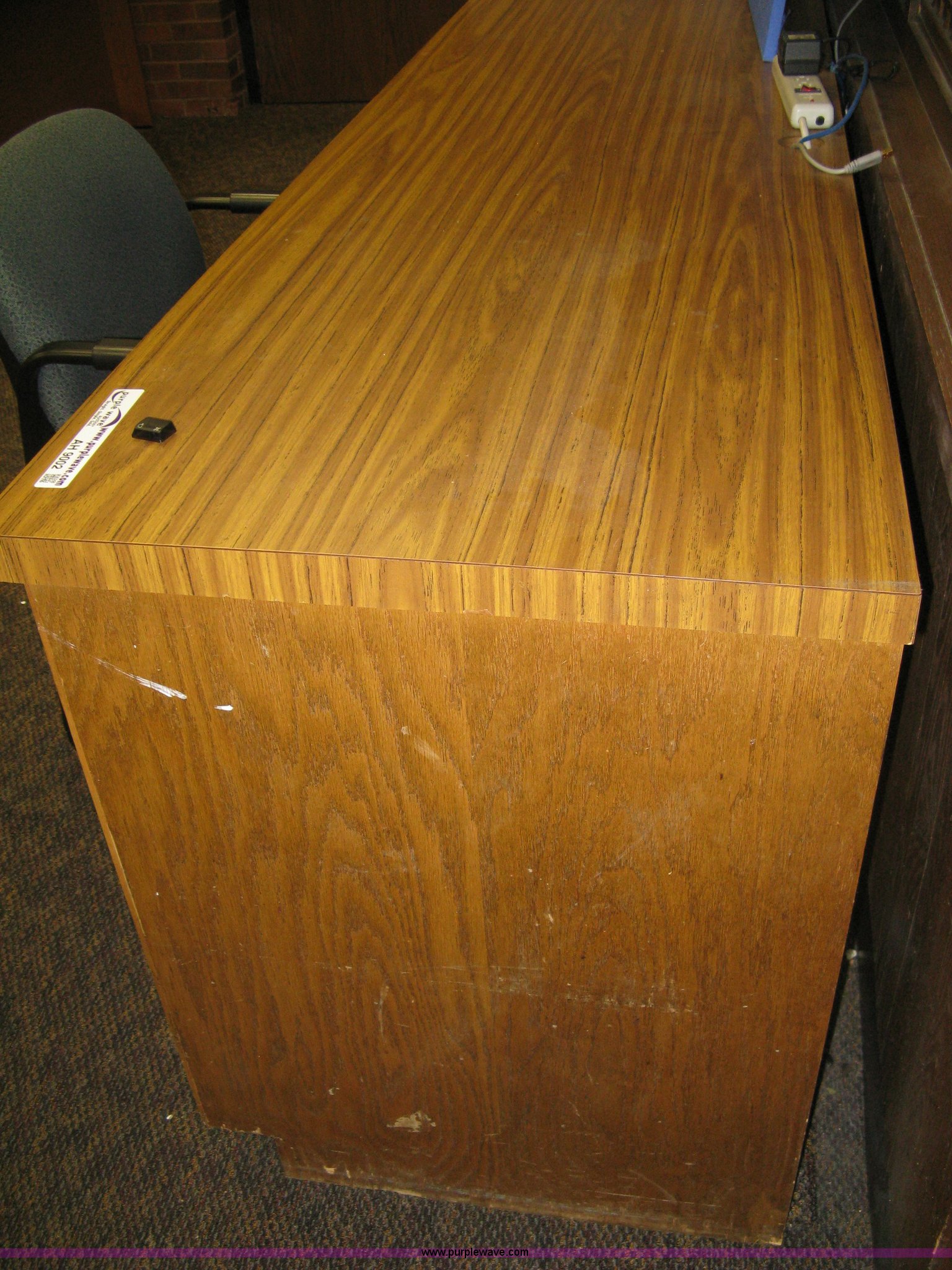 Assorted office furniture in Wichita, KS Item AH9002 sold Purple Wave