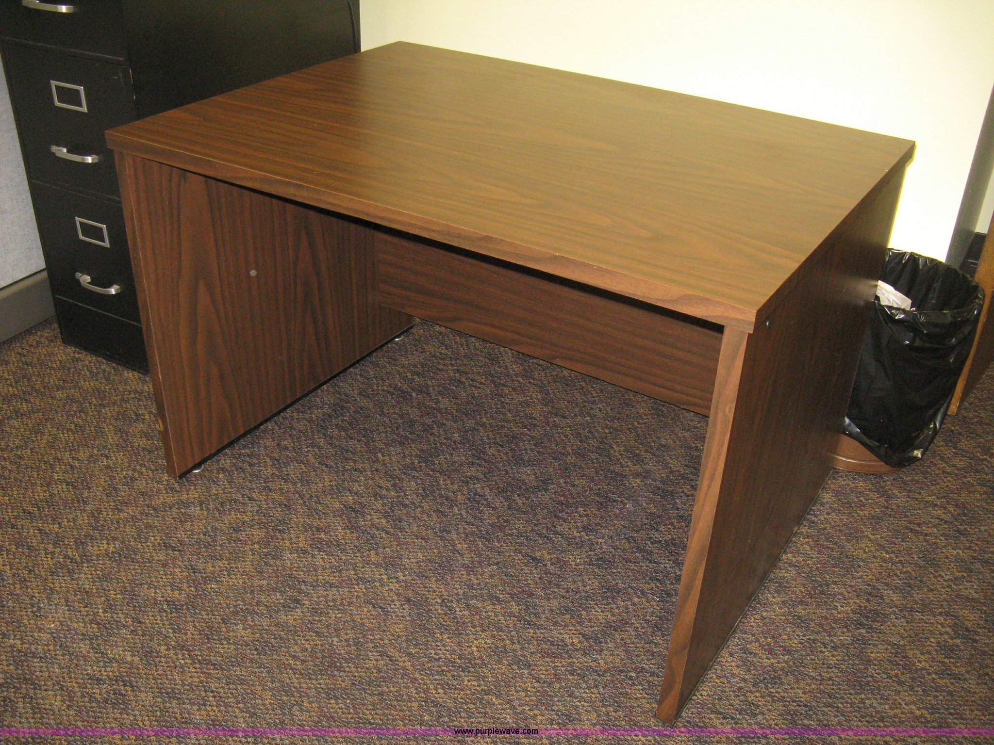 Assorted office furniture in Wichita, KS Item AH9002 sold Purple Wave