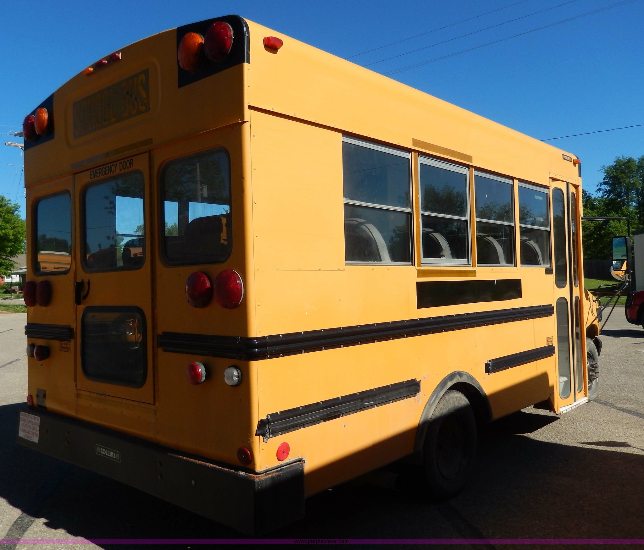 1998 Ford Collins school bus in Chapman, KS Item D8092 sold Purple Wave